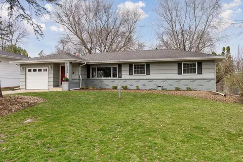 5204 W 62nd St, Edina, MN 55436