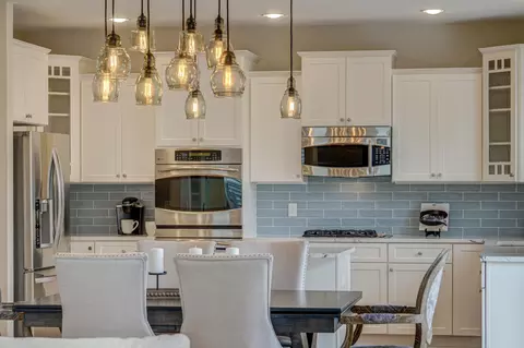 1500 Pembroke Pass, Chanhassen, MN 55317
