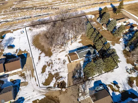 161 3rd St S, Casselton, ND 58012