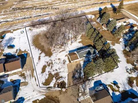 161 3rd St S, Casselton, ND 58012