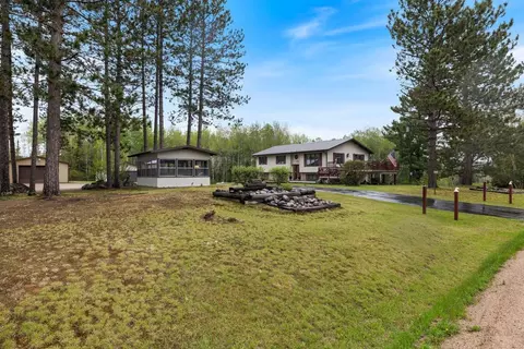 5609 River Rd, Buyck, MN 55771