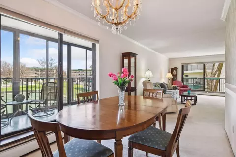 10531 Cedar Lake Rd #320, Minnetonka, MN 55305