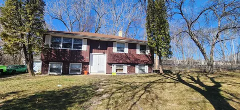 1575 Arkwright St, Saint Paul, MN 55130