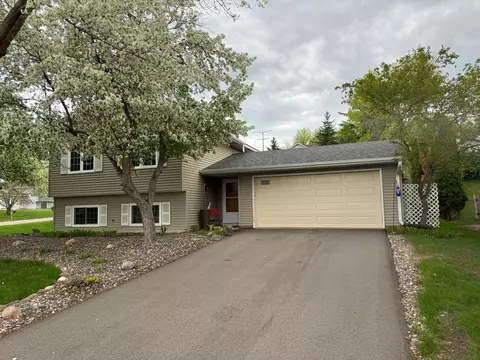 12113 Jack Pine Trl, Eden Prairie, MN 55347