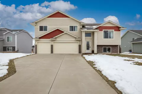 712 Horseshoe Ln, Braham, MN 55006