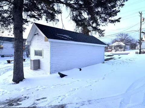 204 E Maple Ave, Frazee, MN 56544 photo 5