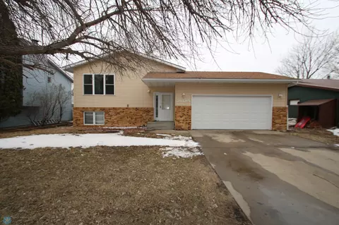 2025 3rd Ave E, West Fargo, ND 58078