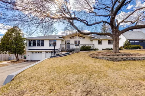 5532 Chantrey Rd, Edina, MN 55436