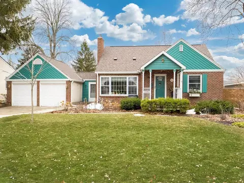 1390 Belmont Ln W, Roseville, MN 55113