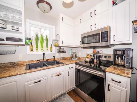 Kitchen - 9576 Libby Ln, Brainerd, MN 56401 photo 5 of 5