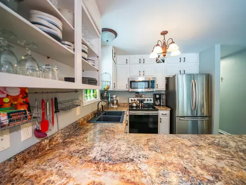 Kitchen - 9576 Libby Ln, Brainerd, MN 56401 photo 4 of 5