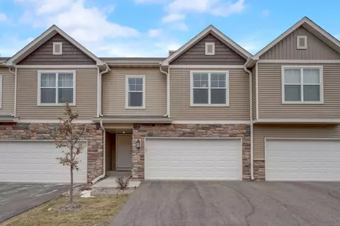 323 Stonewood Pl, Burnsville, MN 55306