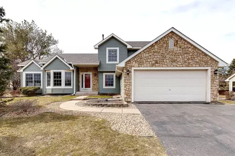 1656 Colby Lake Dr, Woodbury, MN 55125