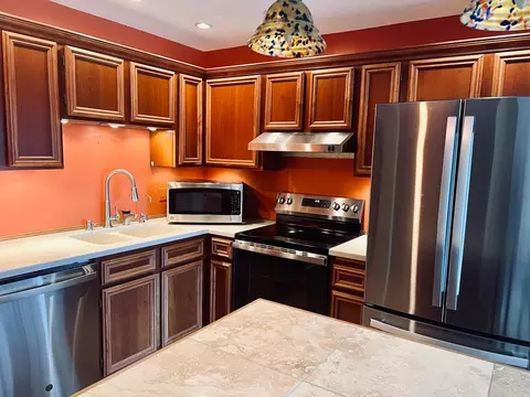 311 Pleasant Ave #405, Saint Paul, MN 55102
