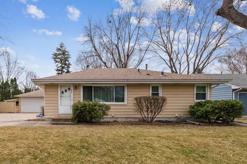 1010 Hathaway Ln NE, Fridley, MN 55432