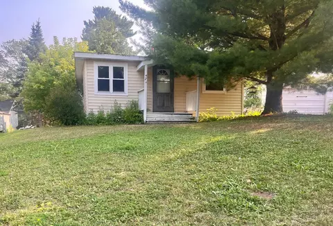 424 NW 13th St, Grand Rapids, MN 55744