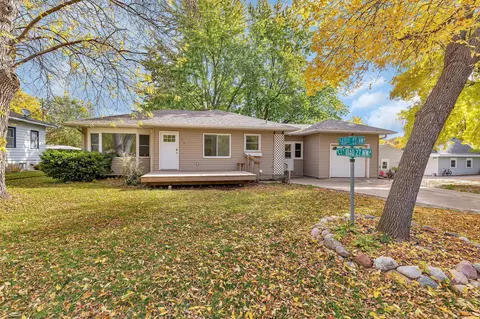 345 Oak Ave N, Annandale, MN 55302
