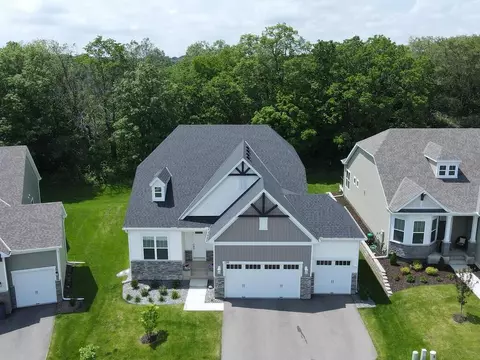 120 Liberty Heights Dr, Chaska, MN 55318