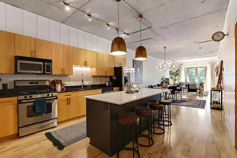 212 N 1st St #205, Minneapolis, MN 55401