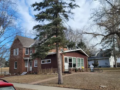 300 E 3rd St, Morris, MN 56267 photo 4
