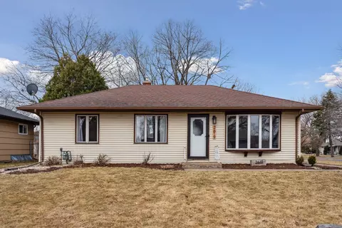 2619 Herschel St, Roseville, MN 55113