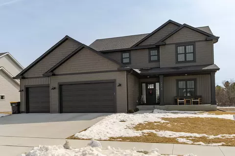 2414 Phoenix Rd SW, Rochester, MN 55902