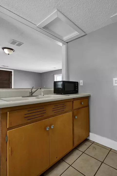 Bath - 1902 3rd St N, Saint Cloud, MN 56303 photo 4 of 5