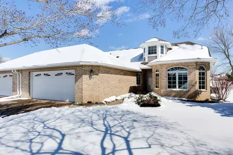 10400 Eagle Pointe Trl, Woodbury, MN 55129