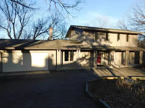 16040 Alpine Way, Eden Prairie, MN 55346
