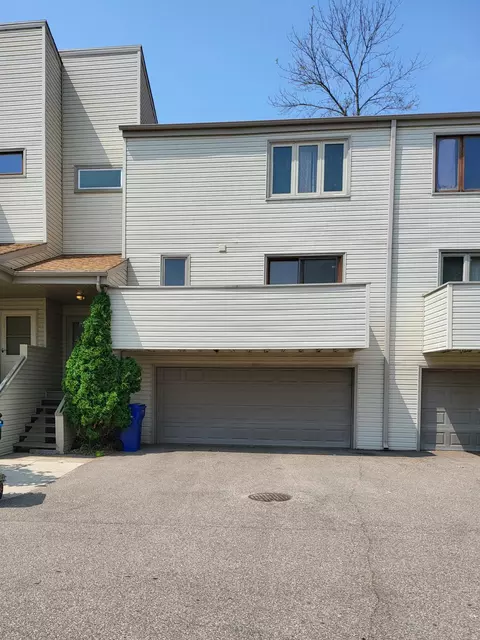 150 Ruth St N #4, Saint Paul, MN 55119