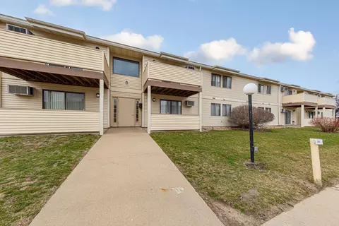 2204 Valleyhigh Dr NW #D206, Rochester, MN 55901