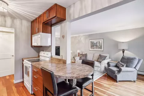 1620 Charlton St #309, West Saint Paul, MN 55118