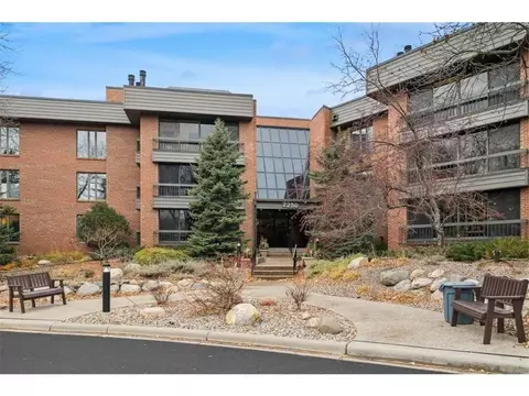 7250 Lewis Ridge Pkwy #206, Edina, MN 55439