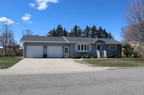 726 Stearns Ave, Paynesville, MN 56362