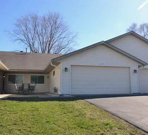 20295 Hunter Ct, Lakeville, MN 55044