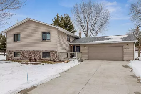 1558 Wildwood Rd, Saint Cloud, MN 56303