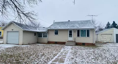 407 W Garfield Ave, Mahnomen, MN 56557