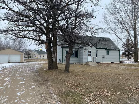 423 E Jefferson Ave, Mahnomen, MN 56557