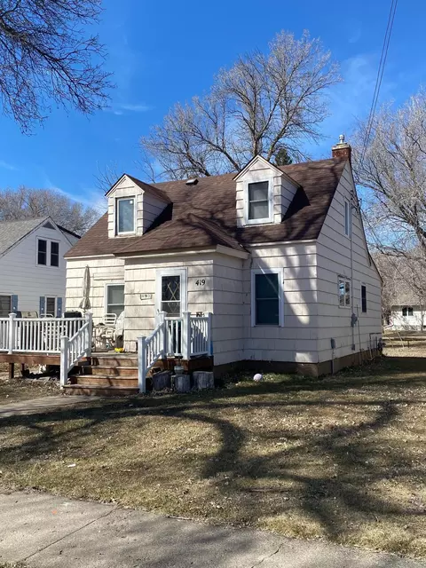 419 W Monroe Ave, Mahnomen, MN 56557