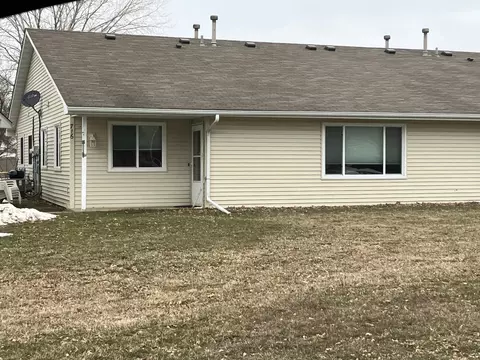 716 Ridge Dr SE, Saint Michael, MN 55376