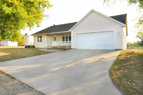 32496 421st St, Melrose, MN 56352