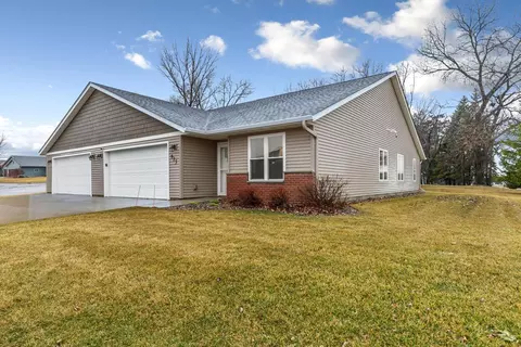 615 22nd St SE, Owatonna, MN 55060