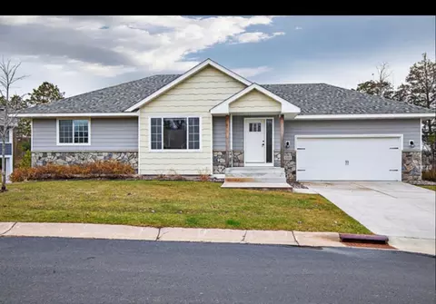 31104 Magnolia Ln, Lindstrom, MN 55045