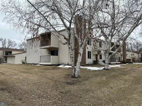 509 14th Ave N # 204, Fargo, ND 58102