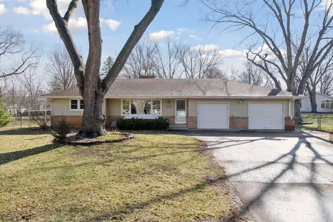 3623 Therese St, Deephaven, MN 55391