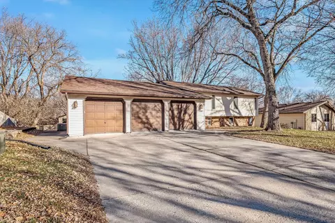 7762 Polaris Ln N, Maple Grove, MN 55311