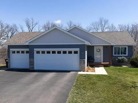 1015 Lakewood Trl, Norwood Young America, MN 55397