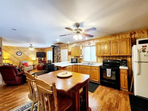 Kitchen - 27256 Cr-52, Bigfork, MN 56628 photo 5 of 6