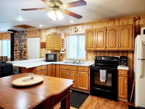 Kitchen - 27256 Cr-52, Bigfork, MN 56628 photo 1 of 6