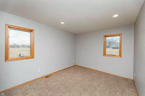 505 Jackson Ave E, Lisbon, ND 58054 photo 25